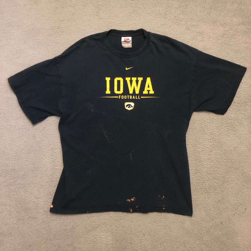 Nike Iowa Football T Shirt Blue Vtg Hawkeyes College Distressed Center Swoosh XL
